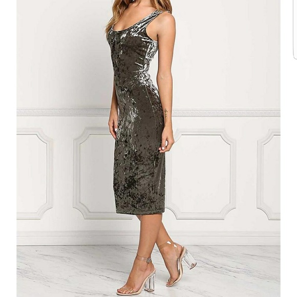 LAST 2! "Jayde" Emerald Crushed Velvet Midi Dress - Picture 4 of 5